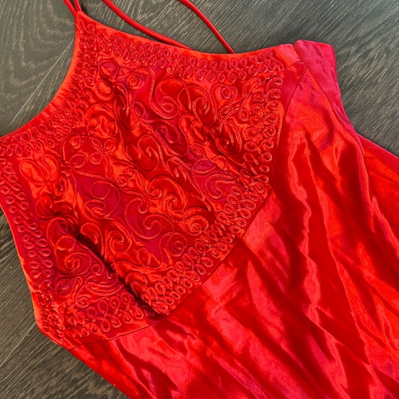 Red Silky Satin Long Evening Dress Black Tie Gown With Embroidery - Picture 2 of 5